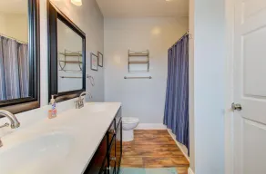 ☀️Seas the Day-Walking Distance to Beach & Restaurants☀️ - Image 5