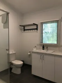 Elmview House and Apartment on Symons - in the centre of Healesville! - Image 2