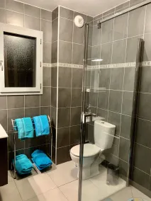 Super Standing and quiet apartment with terrace - Image 4