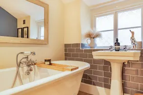 Dog friendly holiday cottage in the Cotswolds with a tranquil garden - Blenheim Cottage - Image 5
