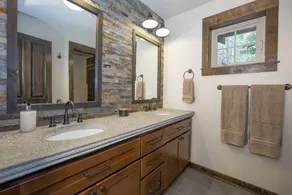 Cozy Suncadia Home On 18th Hole with hot tub!! - Image 2