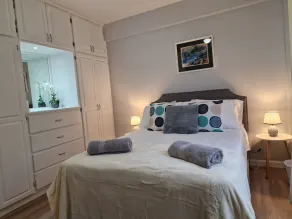 2 Bed parking gated modern - Image 5