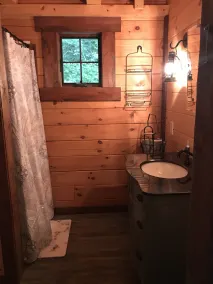 Private 2 bedroom Cabin with Large Covered Deck - Image 3