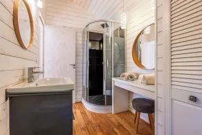 Wooden villa with lodge, terrace on stilts, swimming pool, exceptional vineyard views, 3-star rating - Image 2
