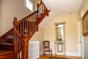 Beautiful Victorian with Modern Flare close to Town, Train & Beach - Image 2