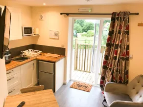 Deers Leap, A modern new personal double bedroom holiday let in The Forest Of Dean - Image 3