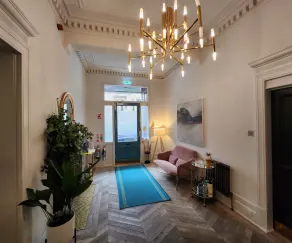 Boutique 50 - Image 2