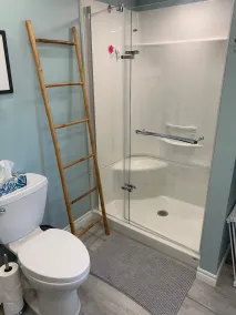 Private, cozy and steps from the beach! - Image 4