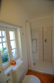 Idyllic, completely renovated half-timbered house in a listed courtyard - Image 2