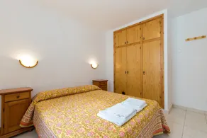 White Sands Maluz – Beachfront Apartment for 2 in Arenal d'en Castell, Menorca - Image 4