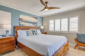 Steps to the BEACH! Oceanview Menehune Shores Condo: KING Bed, Pool, split AC - Image 5