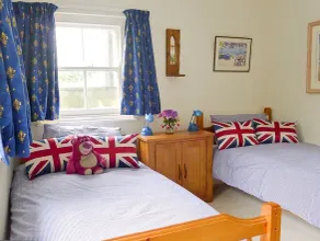 Large Traditional Cornish Stone Cottage In Portloe Village - The Roseland AONB - Image 4