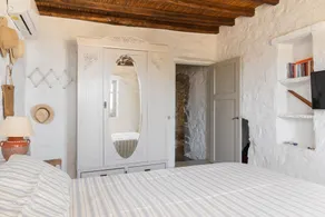 Traditional stone house - Image 5