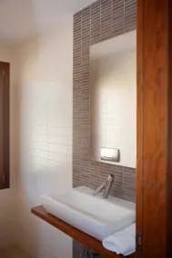 Moderna casa con gran piscina - Image 5