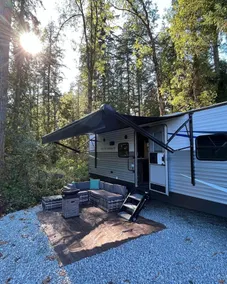 Quiet, majestic views of the Shire in a cozy glamping set up!  - Image 4