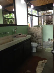 EMERALD ABODE Romantic, Private, Huge Ocean Views. Affordable nightly rates. - Image 2