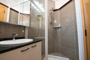 Ático con terraza de 50 m² delante del mar en Sitges - Image 3