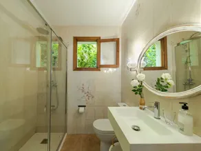 Wonderful private villa for 6 guests with WIFI, A/C, TV and patio - Image 2