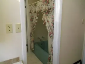 Private Charming Small Apartment - Image 2