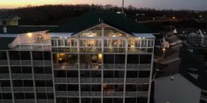 The Luxury High-Rise Lake Life! PENTHOUSE UNIT @ THE TOWERS: Indoor Pool, HotTub - Image 4