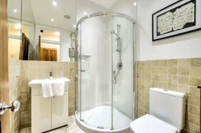 St Stephen Street Apartment - Image 2