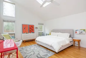 Modernes, sonniges Frühlingshaus mit großem Pool - Image 4