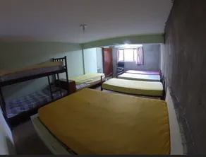 Wonderful property with 2 suites + 3 bedrooms with pool and barbecue area with extension. - Image 3