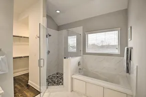 Gorgeous 3BD Townhouse in trendy area near downtown - Image 3