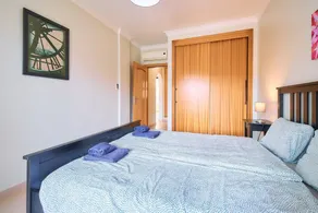 Bel appartement dans un endroit calme avec vue sur la mer - Image 5
