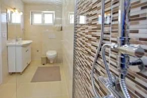 Deluxe Waves Apartments with sea view / Free Parking - Image 5