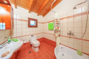 Your Paxos Paradise Awaits! 10x4m private pool, spacious terrace, and 3 bedrooms for up to 6 guests. - Image 2