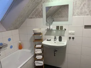 Apartamento de férias \"Plätzchen Am Krebsberg\" com varanda e Wi-Fi - Image 3