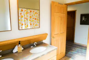Quirky Farm Stay - 2 Bedrooms - Hot tub - Image 3