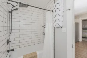 Little Italy! Close to Cleveland Clinic, University Hospital & University Circle - Image 4