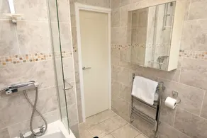 Nottingham Top Serviced Home - Image 4