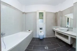 Remvi Villa - Image 2