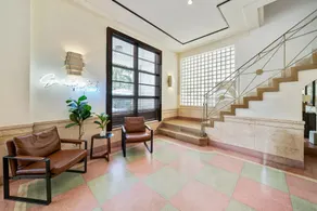 Superior King - Steps from the Sand - Includes Parking, Beach Chairs & More - Image 2