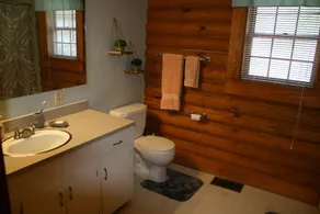 Beautiful Log Cabin with Private Dock and Boat Ramp - Image 2