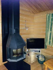 Cozy log cabin on Lake Bredreven, just 1 minute from the beach - Image 2