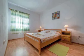 Holiday apartment with sea views just 50 meters from the beach - Image 5