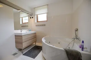 *** 4 bdr VILLA på Ivancica bakker - privat pool, spa-bad, stor terrasse + udsigt - Image 2