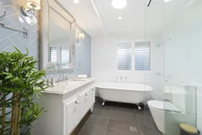 Spacious 4-bed Home Near Avalon Beach - Image 3