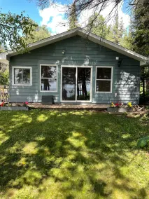 Lake Front North Shore Cottage. - Image 5