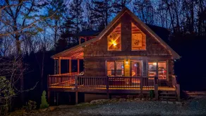 Red Apple Cabin 🍎3 Bedrooms, 3 Baths, Amazing views Mountaintop 15 MIN DOWNTOWN - Image 5
