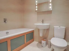 36 Quay West Apartments - Image 5