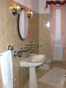 Entspannen Sie im Grünen in einer Villa mit Pool in der Nähe von Florenz - Image 5