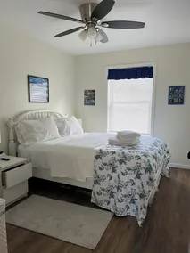 A true paradise lake house with beautiful sunsets year round direct trail access - Image 2