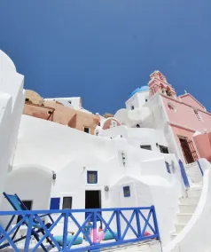 Blu Bianco Cave House - Image 5