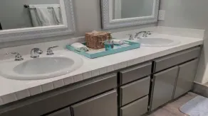 Adorable & Affordable! 1 BR! ~WiFi~ Walk to Beach & Shops - Image 3