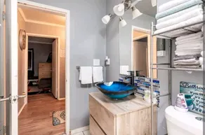 Cute and Cozy 3 bedroom  - Image 2